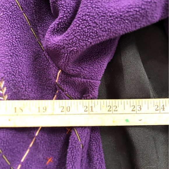 Vtg Double Collar Sweater with Embroidered Design - Picture 3 of 9